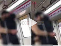 Viral video of couple kissing in delhi metro